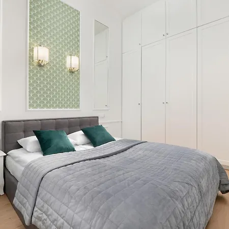 Sage Piotrkowska In By Renters Daire *